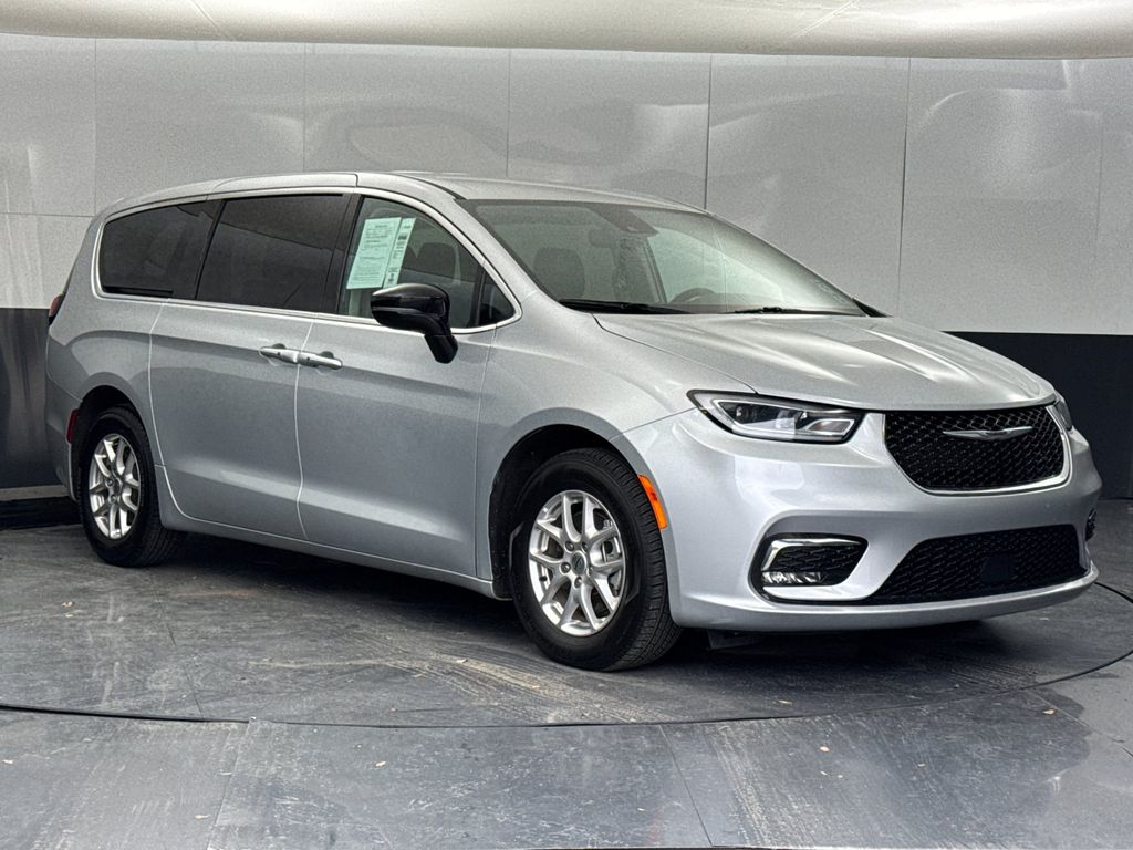2024 Chrysler Pacifica Touring L FWD