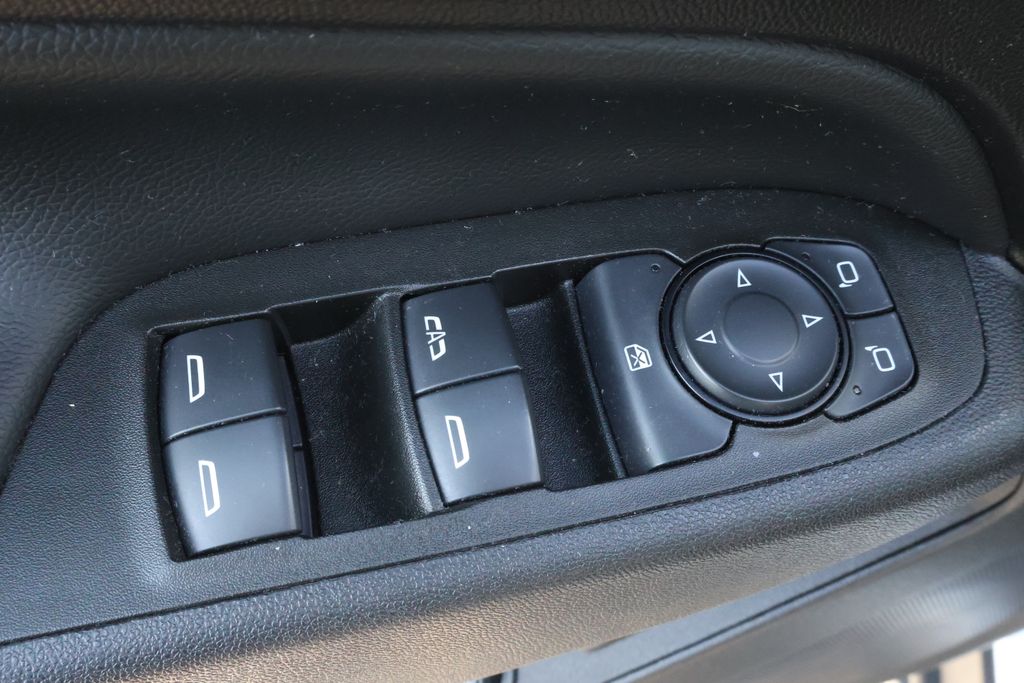 Thumbnail: 2021 Chevrolet Equinox - 14