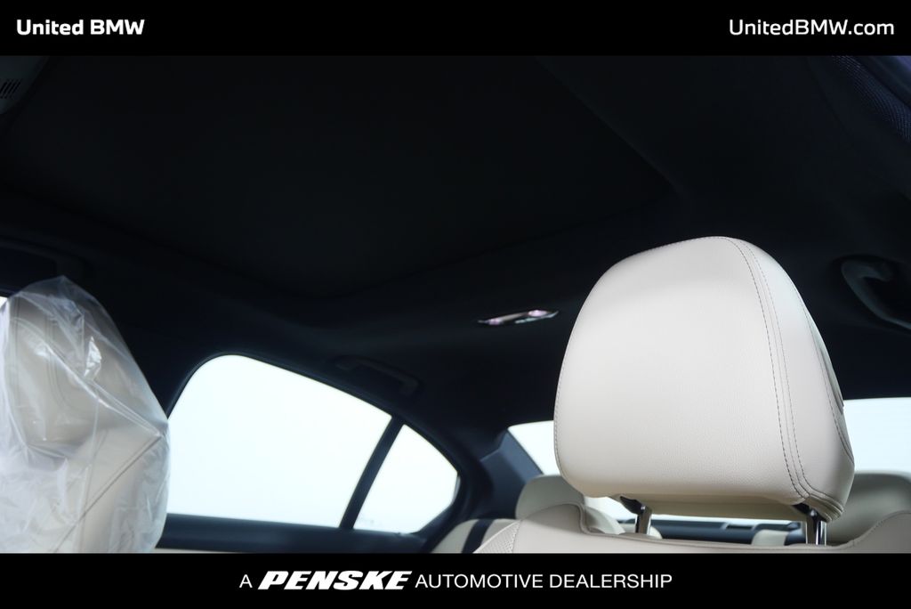 Thumbnail: 2026 BMW 3 Series - 12