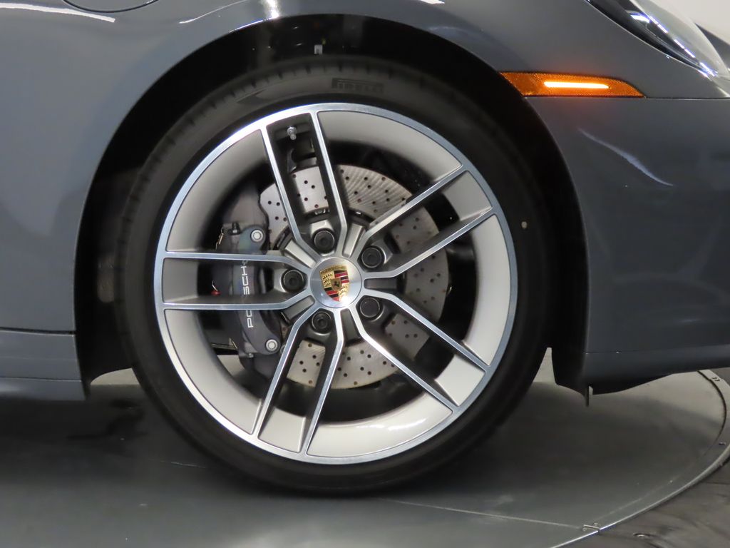 Thumbnail: 2025 Porsche 911 - 19