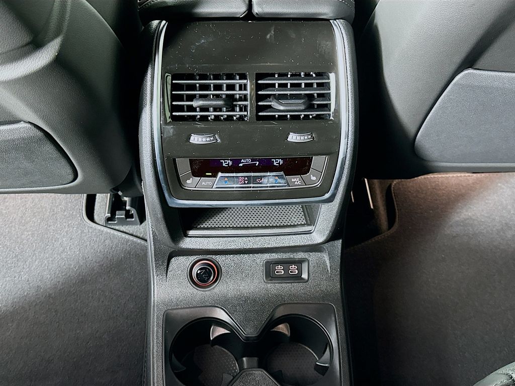 Thumbnail: 2026 BMW X7 - 18