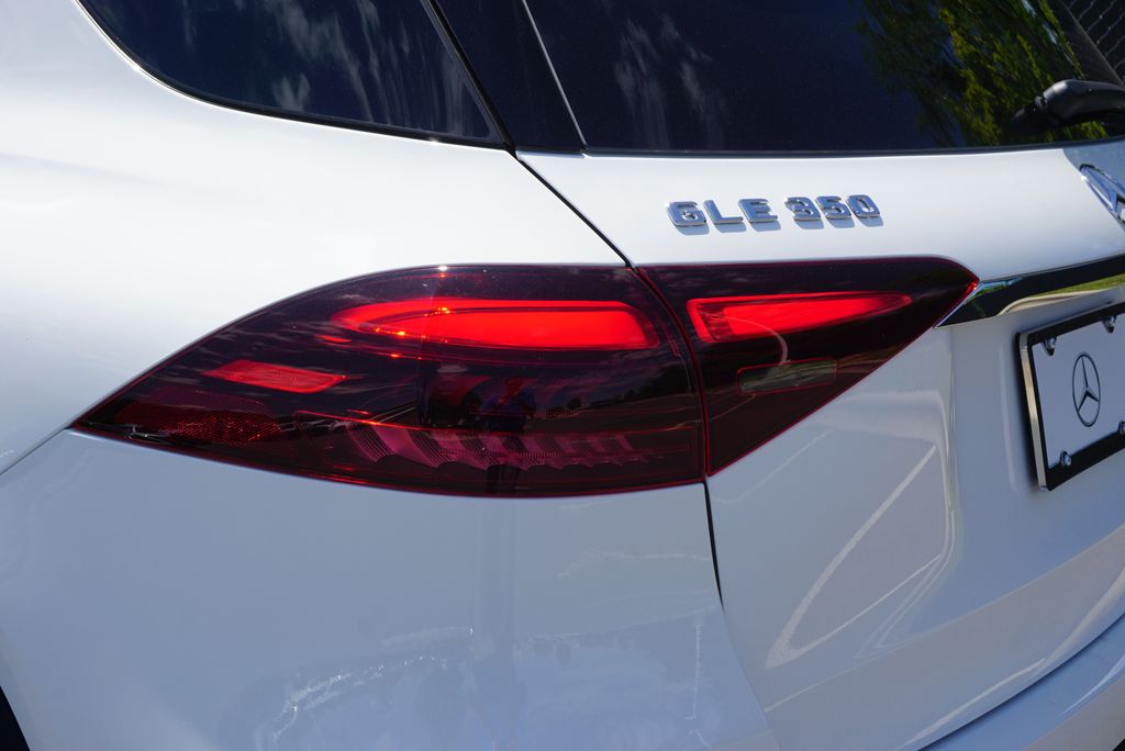 Thumbnail: 2026 Mercedes-Benz GLE - 14