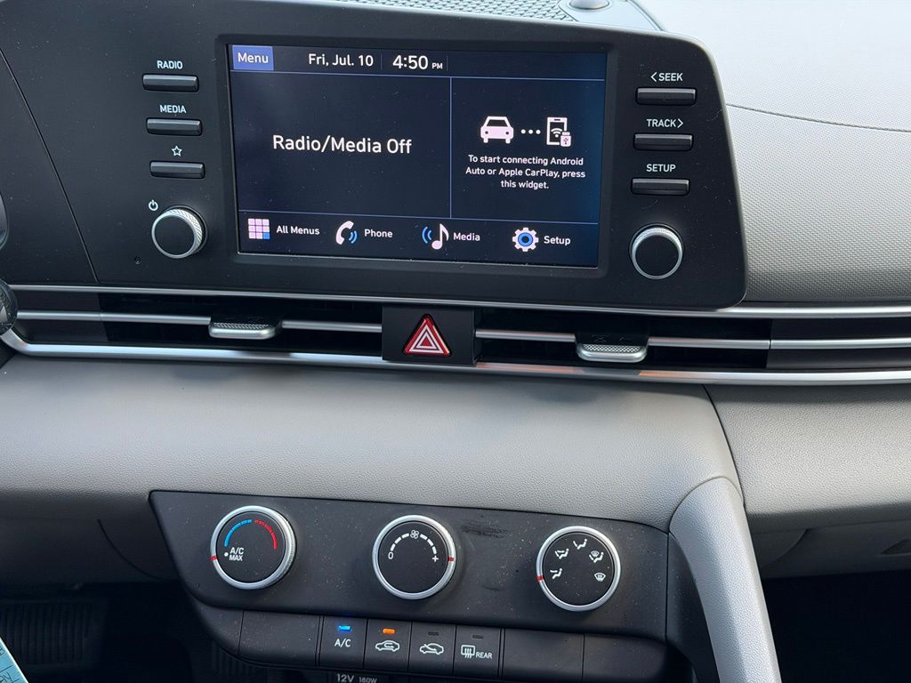 Used 2024 Hyundai Elantra Sedan
