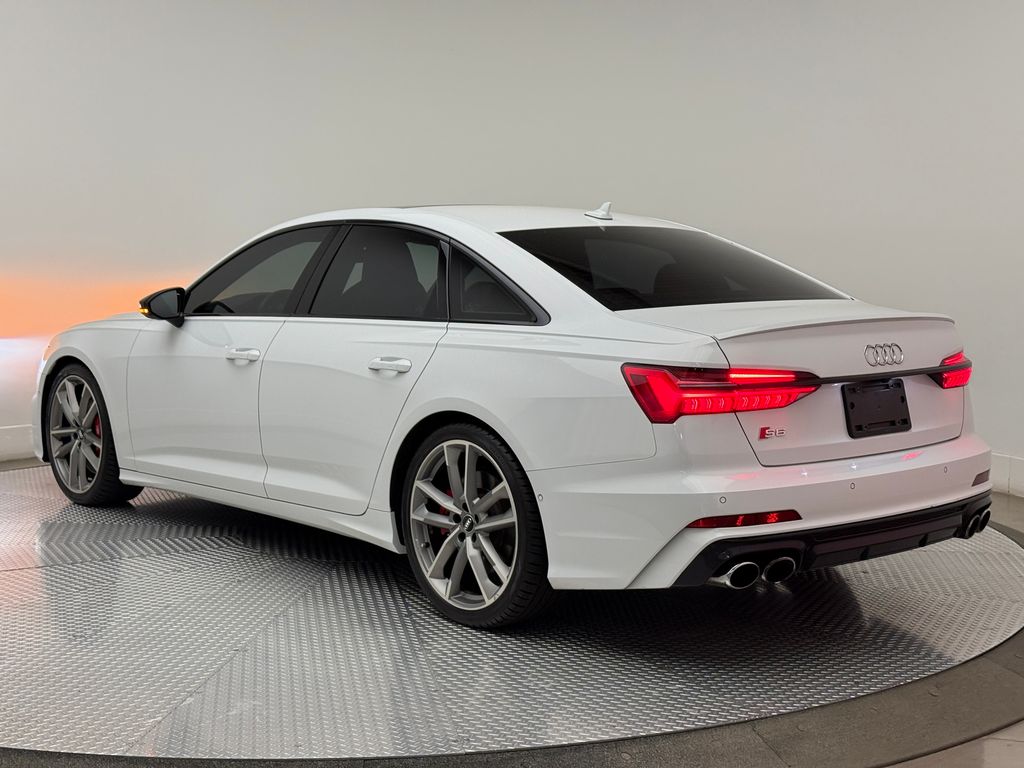 Thumbnail: 2020 Audi S6 - 12