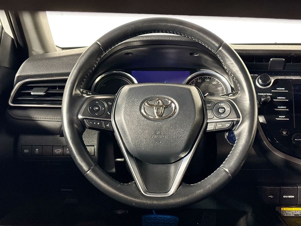 2020 Toyota Camry Hybrid XLE