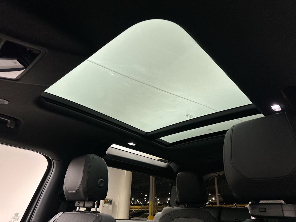 Thumbnail: 2023 Land Rover Defender - 23