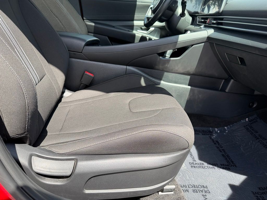 Used 2025 Hyundai Elantra Sedan