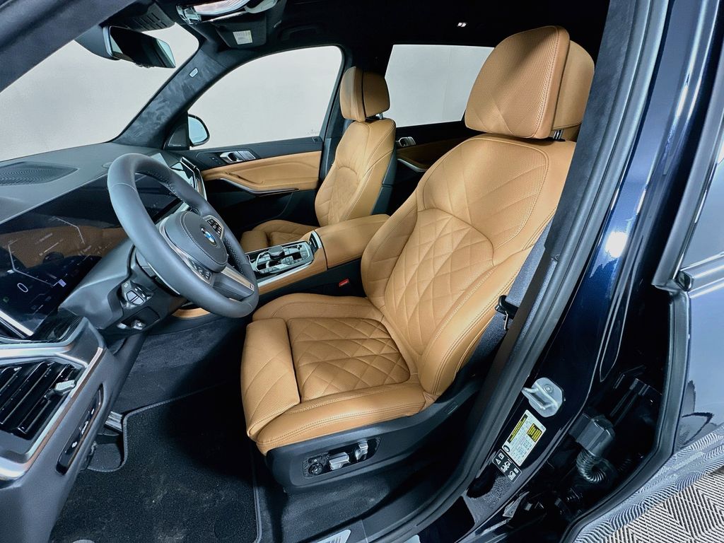 Thumbnail: 2027 BMW X7 - 16