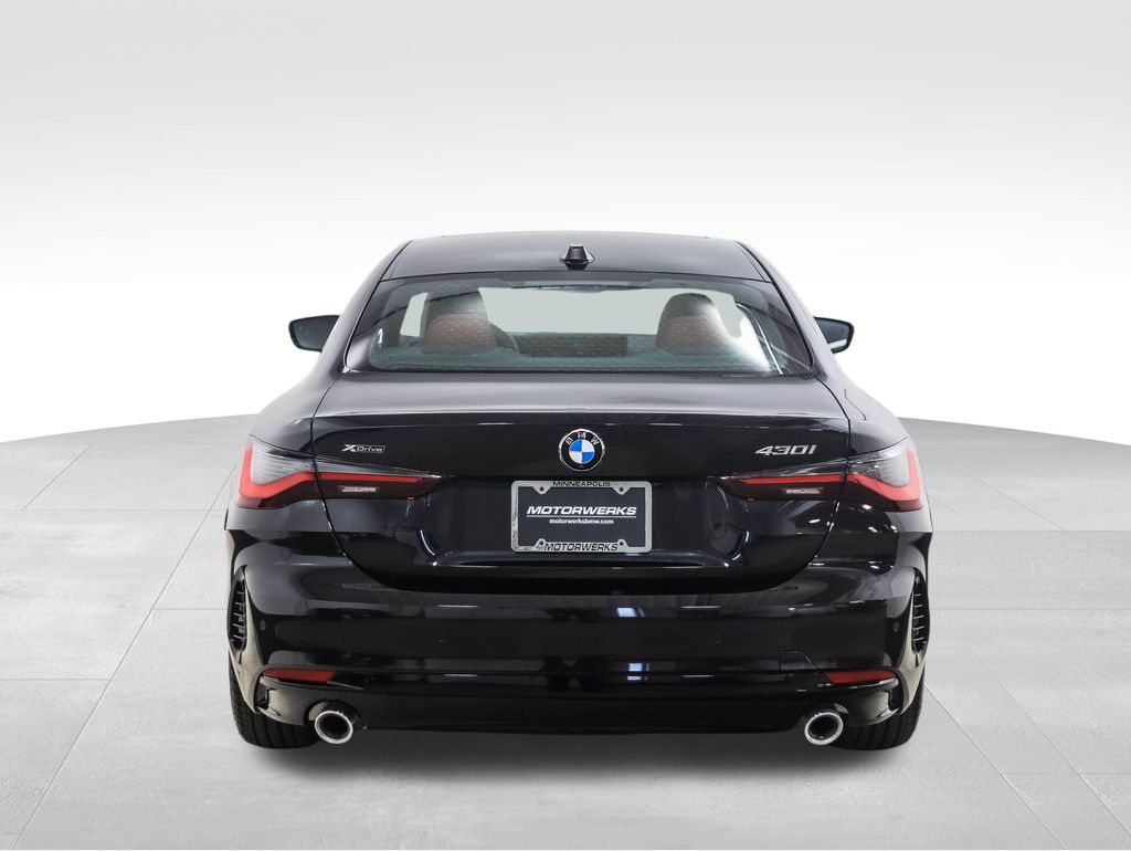 Thumbnail: 2025 BMW 4 Series - 4