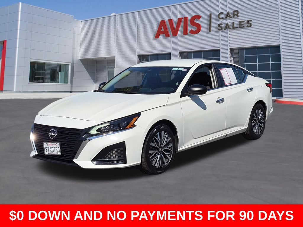 White 2025 Nissan Altima Sedan Front-Wheel Drive Continuously Variable Transmission