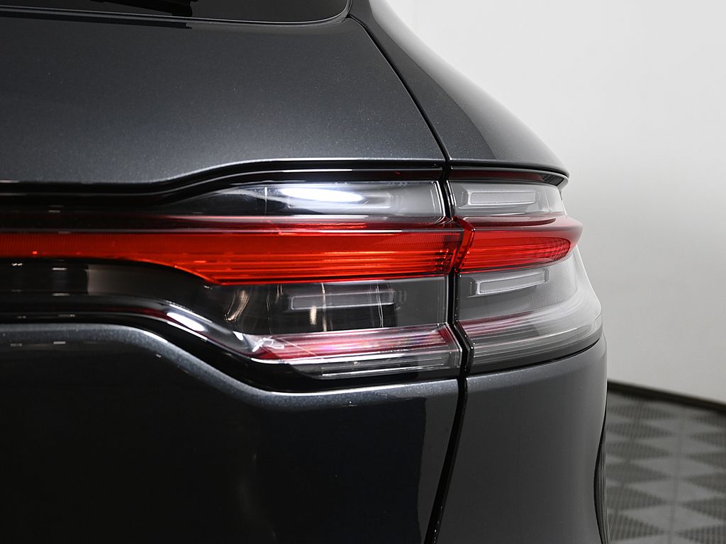 Thumbnail: 2025 Porsche Macan - 13