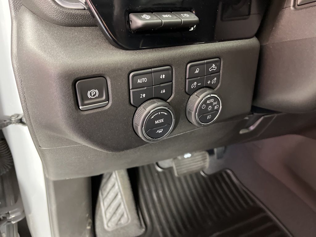 2024 Chevrolet Silverado 2500 LTZ 31