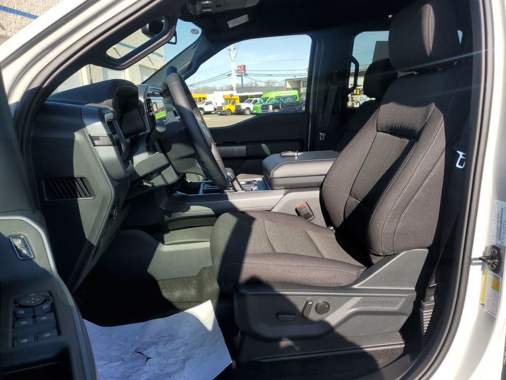 New 2026 White Ford XLT image 14