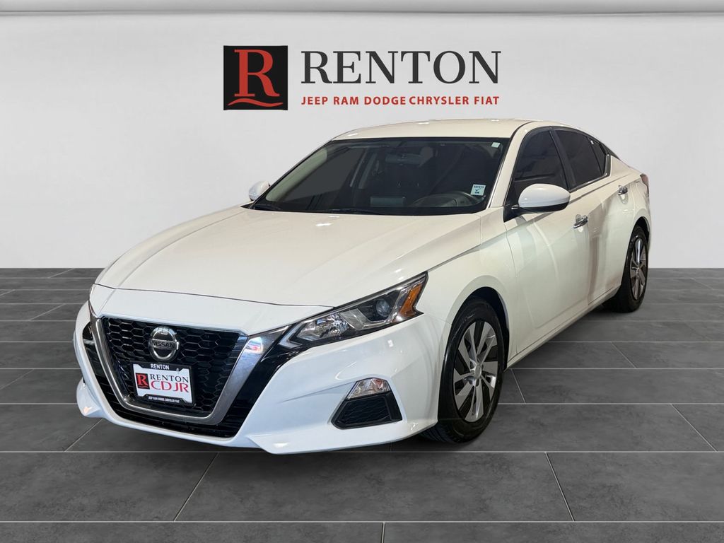 Glacier White 2020 Nissan Altima Sedan Front-Wheel Drive Continuously Variable Transmission