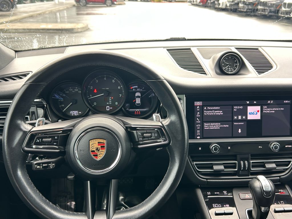 Thumbnail: 2023 Porsche Macan - 17