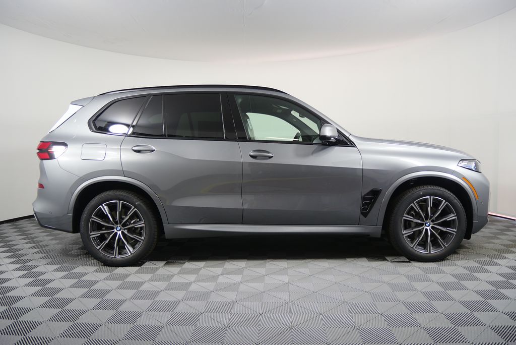 Thumbnail: 2026 BMW X5 - 2