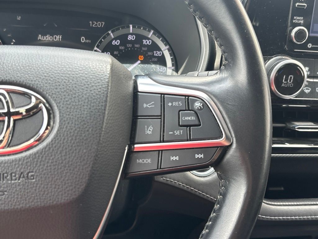 Used 2021 Toyota Highlander SUV