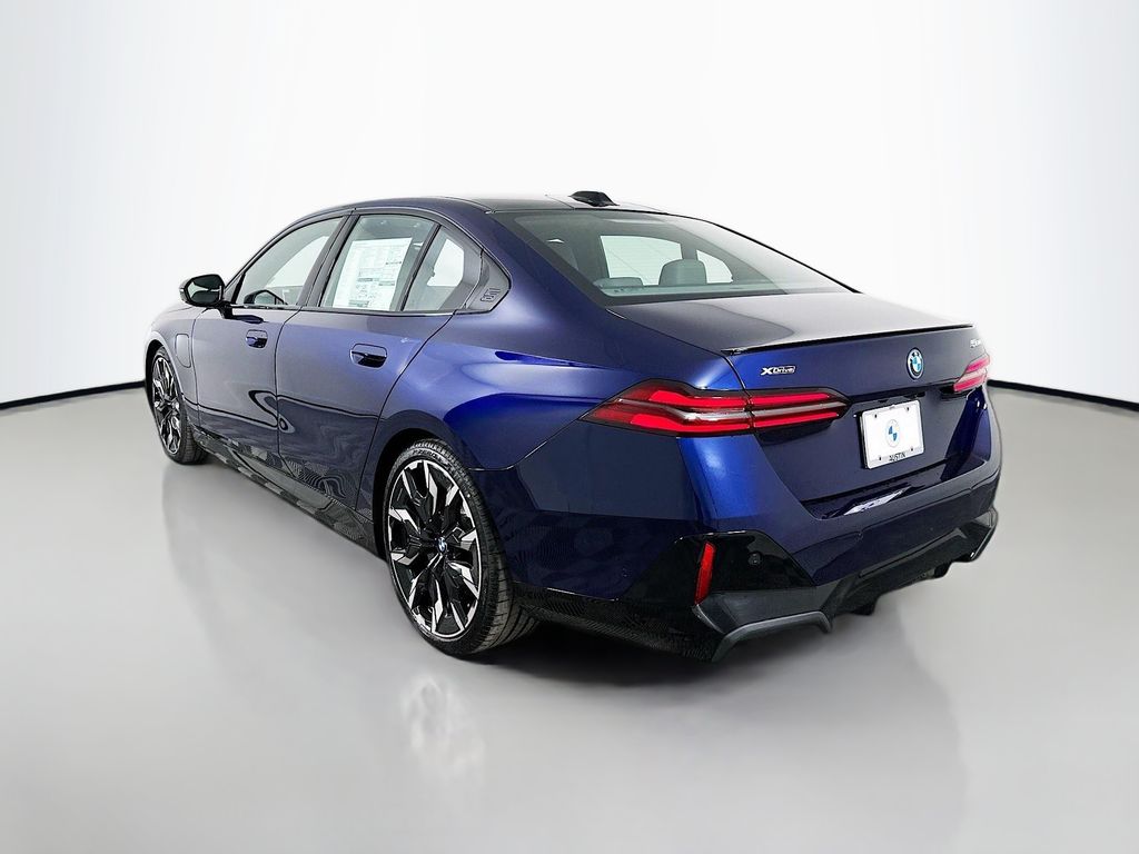 Thumbnail: 2026 BMW 5 Series - 7