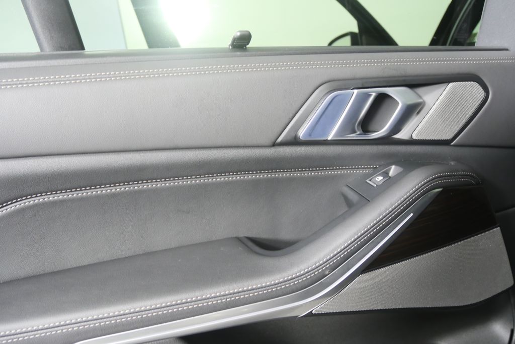Thumbnail: 2026 BMW X5 - 13