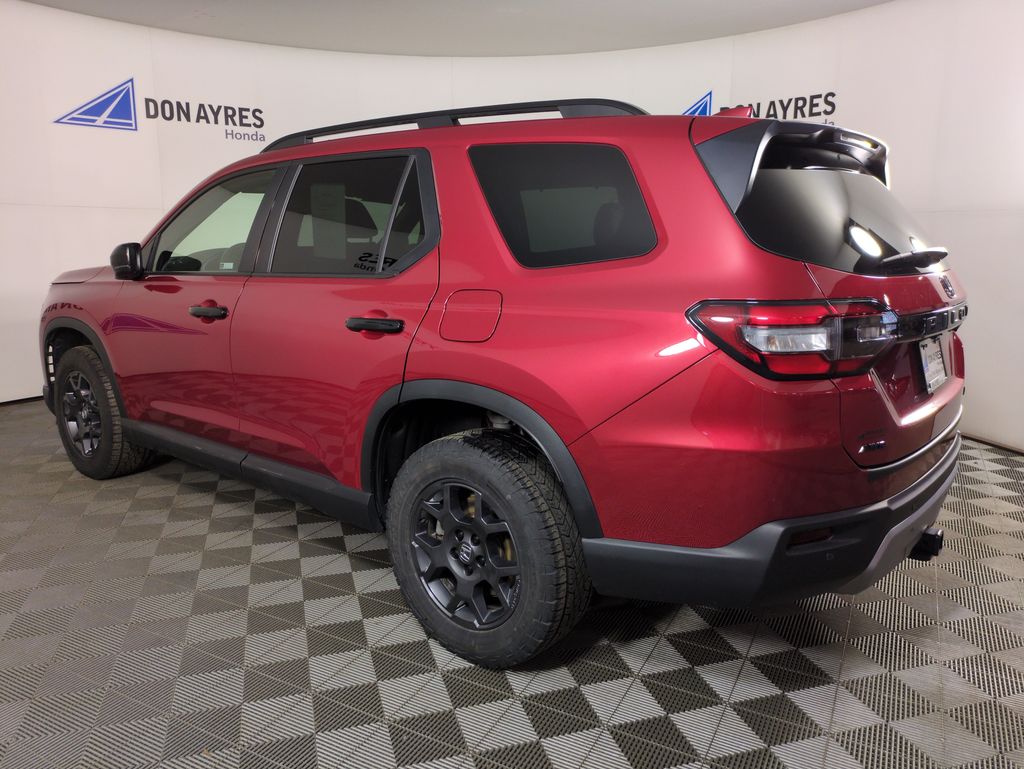 View vehicle photo 4