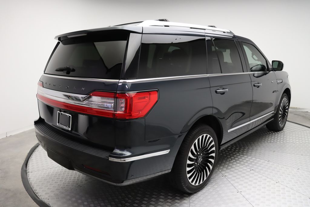 Thumbnail: 2021 Lincoln Navigator - 8