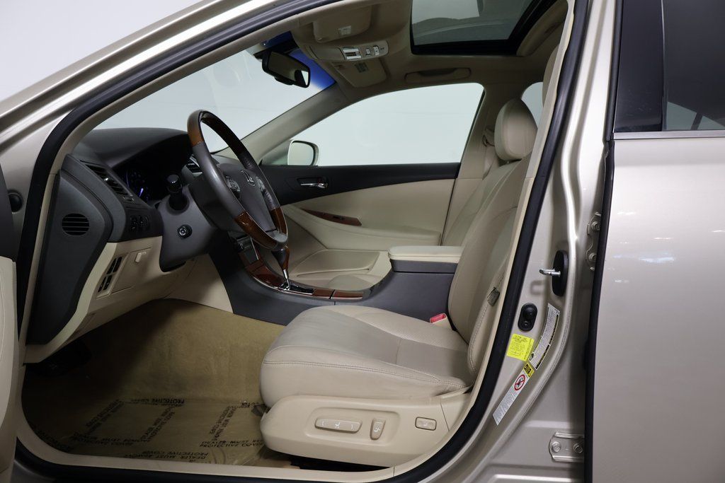 Thumbnail: 2012 Lexus ES - 10
