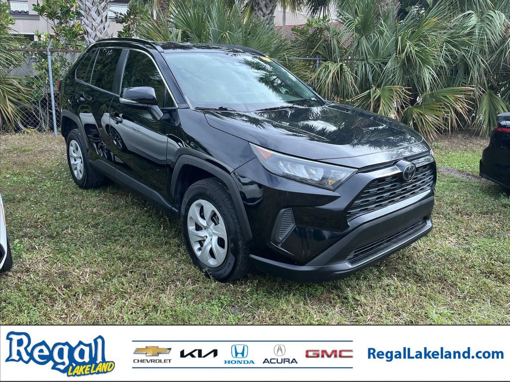 2020 Toyota RAV4 LE 1