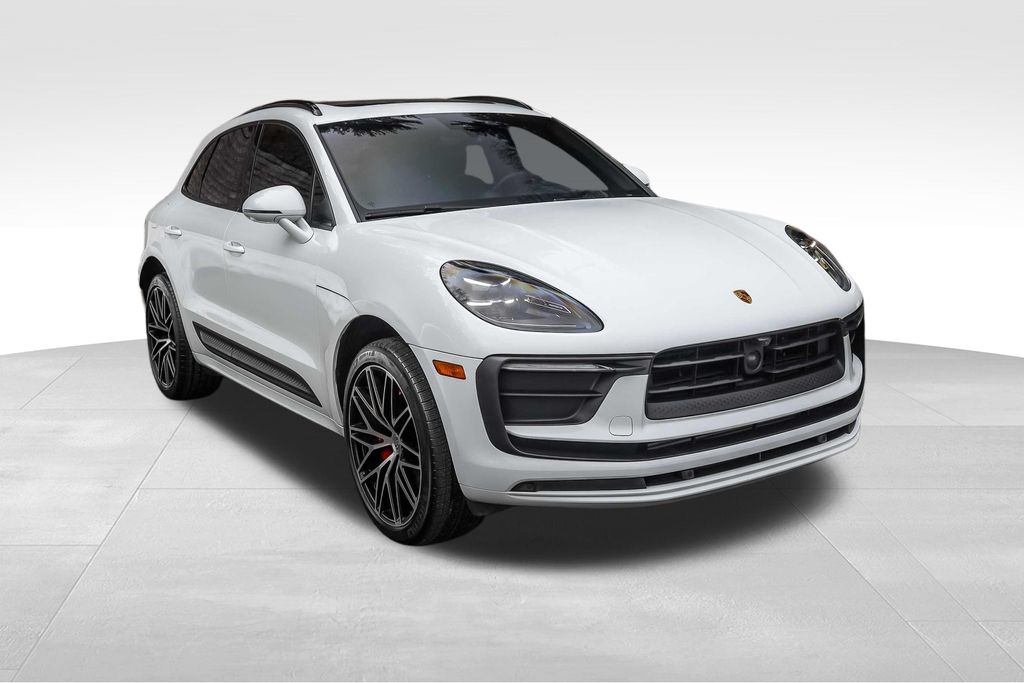 White 2024 Porsche Macan AWD SUV / Crossover All-Wheel Drive 7-Speed Automatic