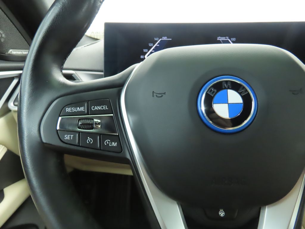 Thumbnail: 2023 BMW i4 - 11