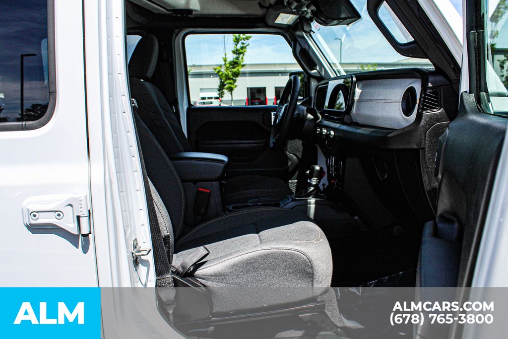 Used 2025 White Jeep Willys image 21