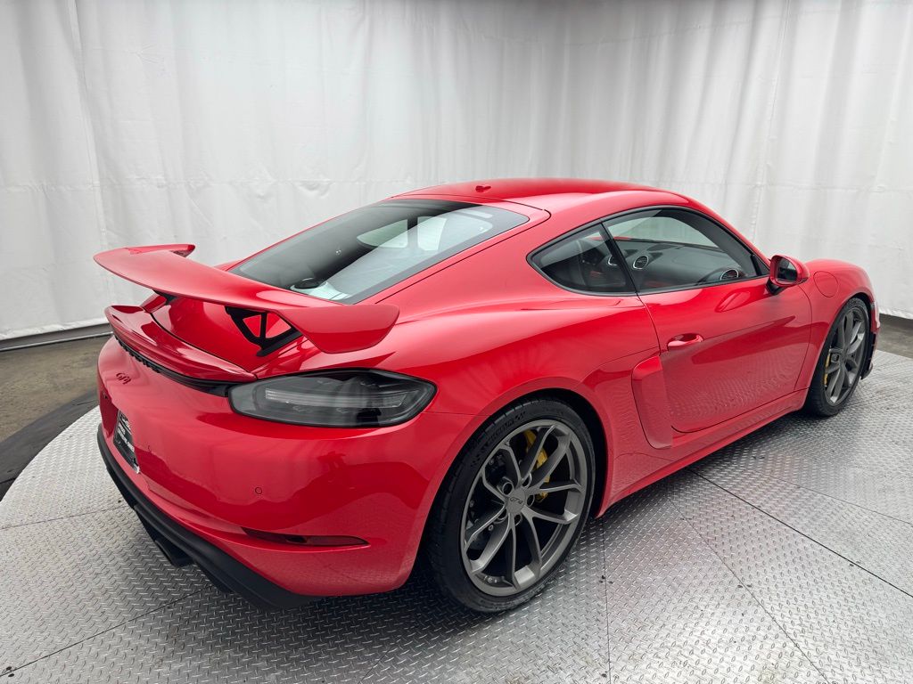 2021 Porsche 718 Cayman GT4 9