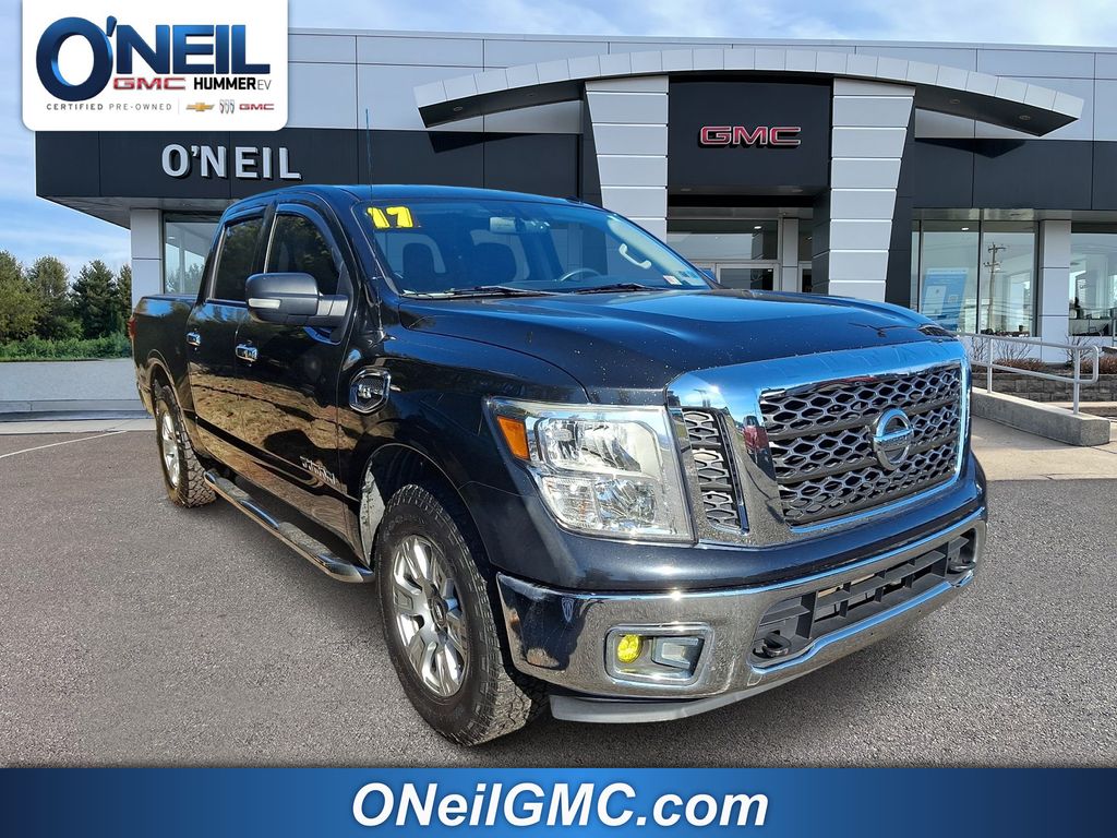 2017 Nissan Titan SV Crew Cab 4WD