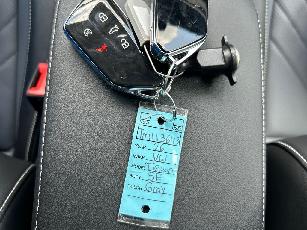 New 2026 Platinum Gray Volkswagen 2.0T SE image 55