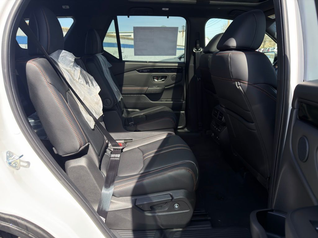 Thumbnail: 2026 Honda Pilot - 24