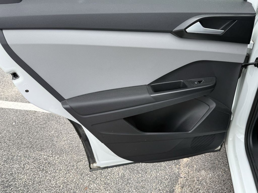 2022 Volkswagen Taos 1.5T SE  at DeMontrond Auto Country