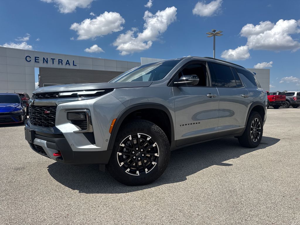 2025 Chevrolet Traverse Gris (Sterling Gray Metallic) SUV/Crossover Todo terreno 8 velocidades Automática