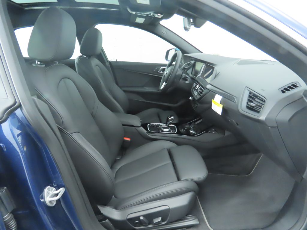 Thumbnail: 2024 BMW 2 Series - 21