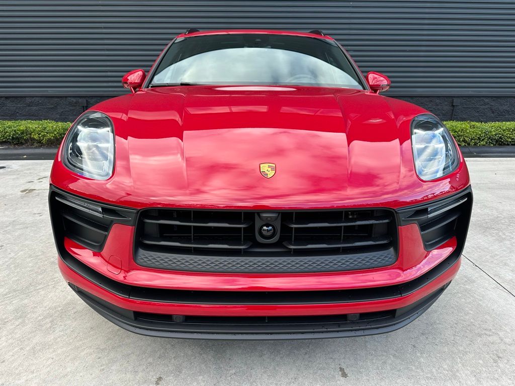 Thumbnail: 2026 Porsche Macan - 8