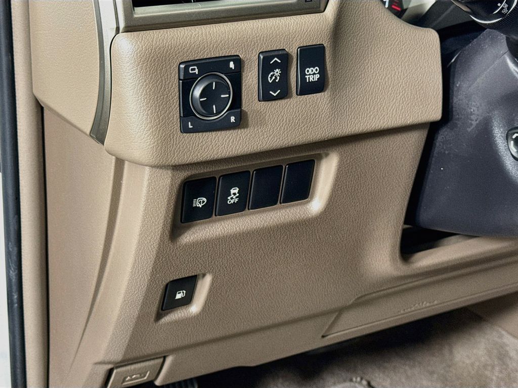 Thumbnail: 2016 Lexus GX - 10