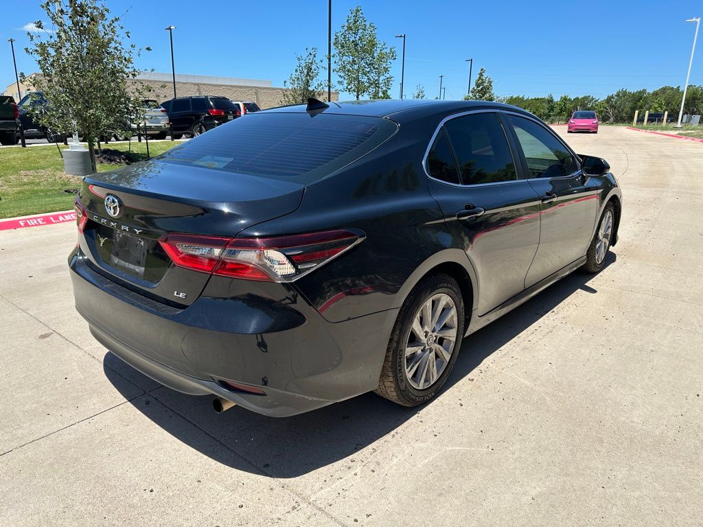 2022 Toyota Camry LE 2