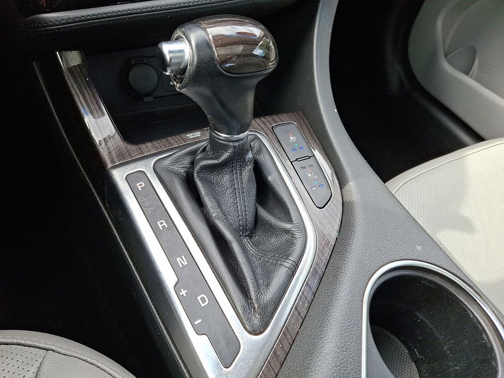 Thumbnail: 2015 Kia Optima - 15