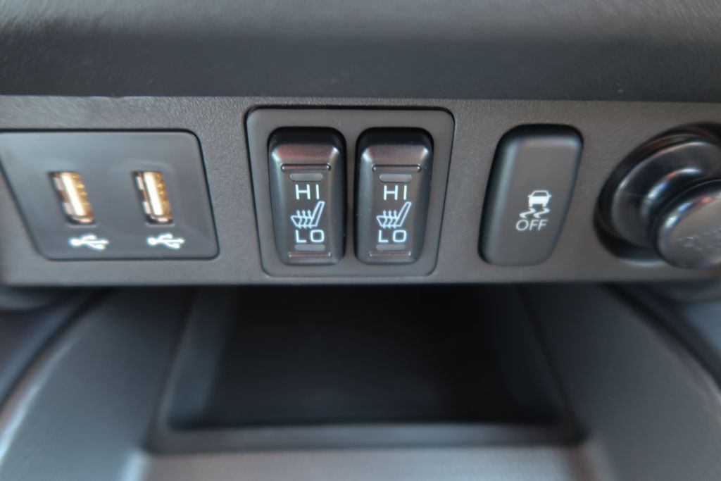 2027 Mitsubishi Outlander Sport LE