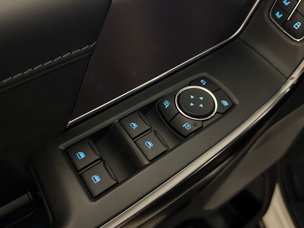 New 2026 White Ford Platinum image 26
