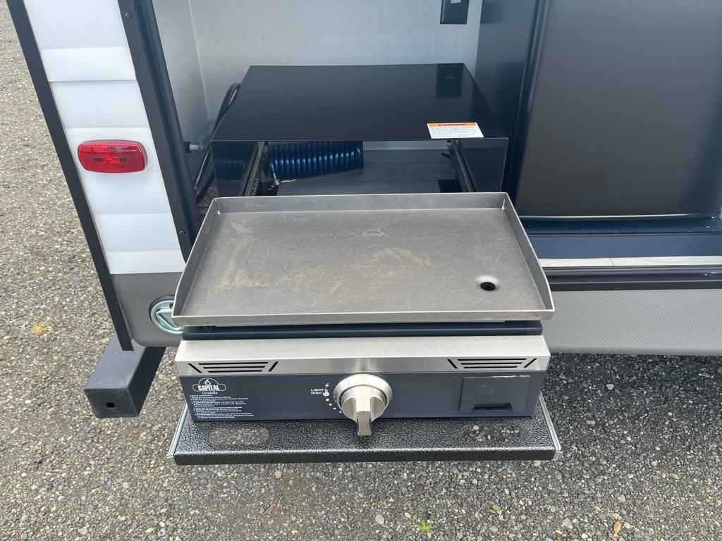 2025 Prime Time Avenger 25 MKB Travel Trailer