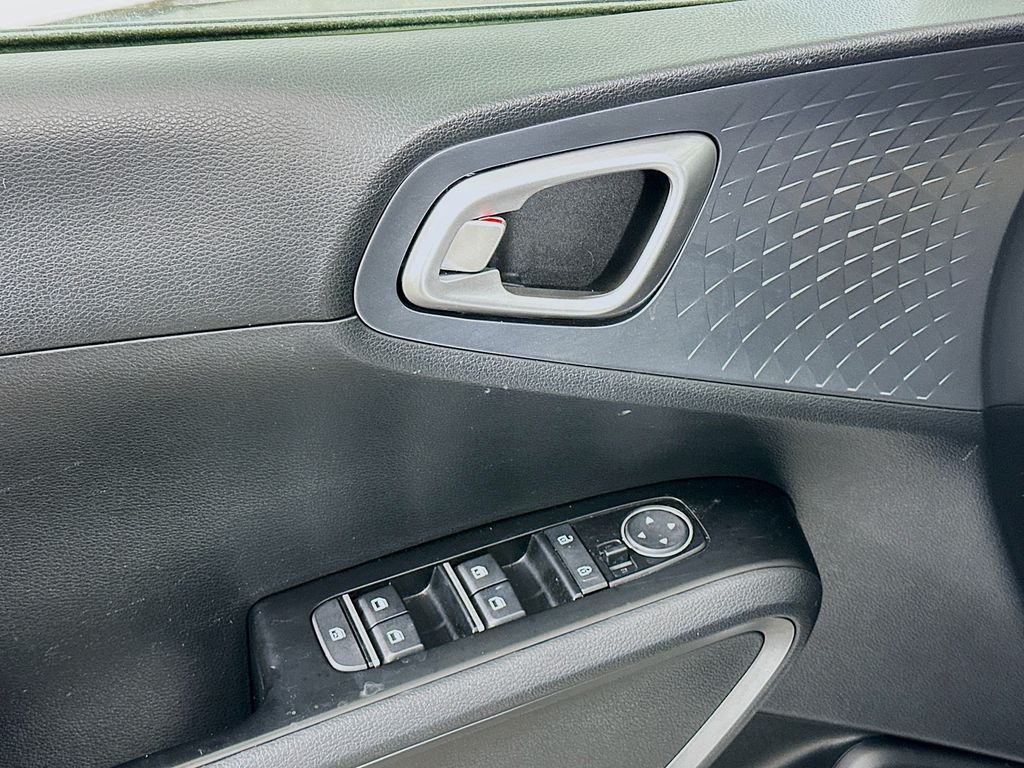 2021 Kia Soul S 17