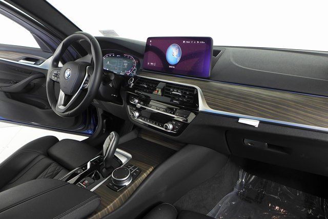 2022 BMW 5 Series 530e iPerformance 13