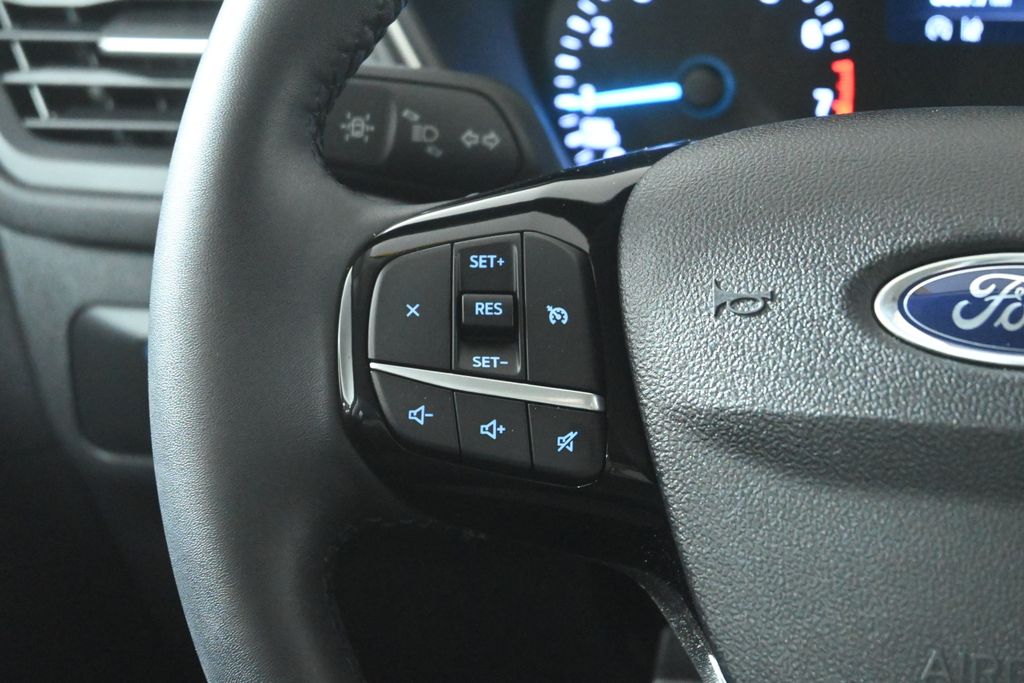 Thumbnail: 2022 Ford Escape - 18
