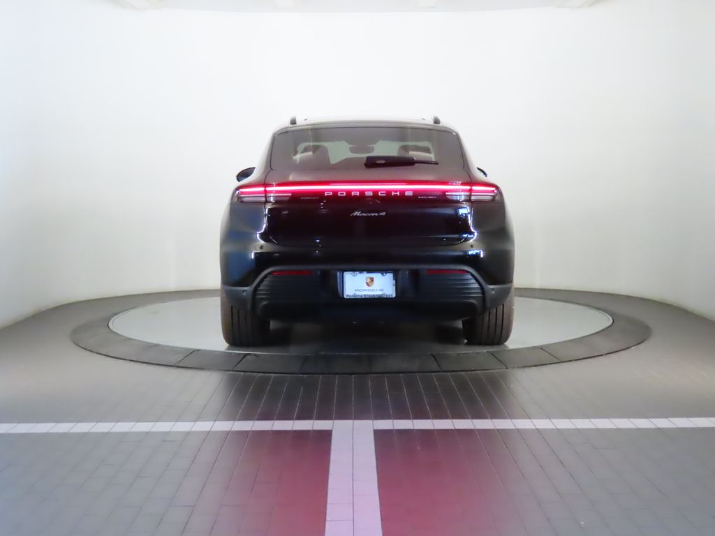 Thumbnail: 2025 Porsche Macan - 6