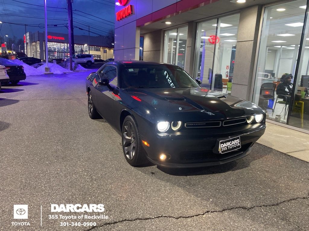 2018 Dodge Challenger SXT RWD