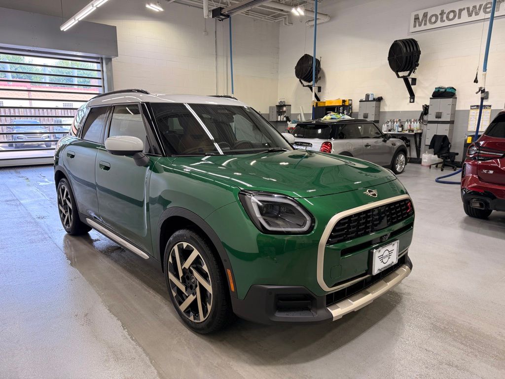 Thumbnail: 2027 MINI Cooper Countryman - 7